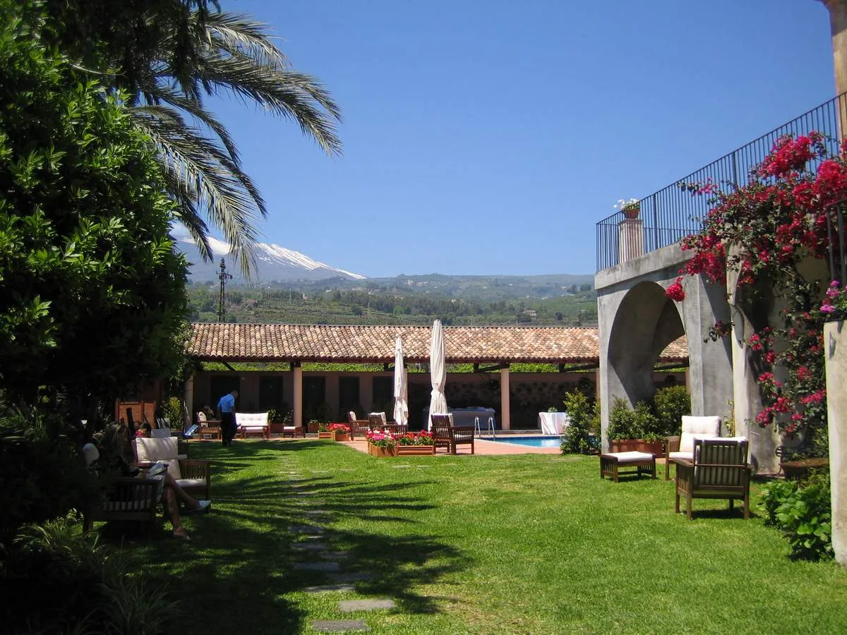 ETNA HOTEL