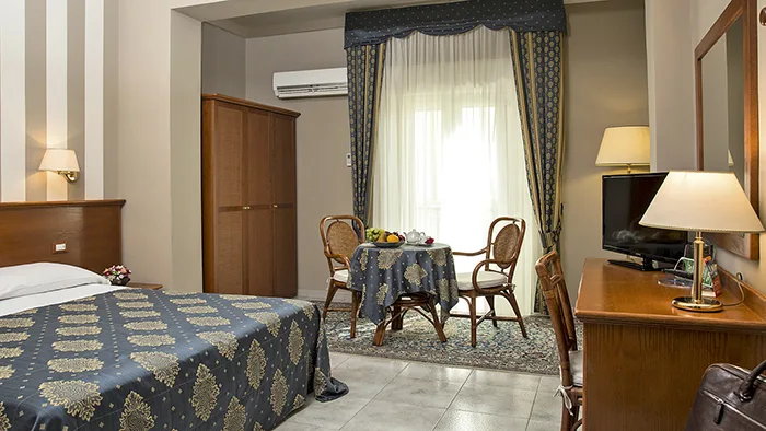 HOTEL REDEBORA