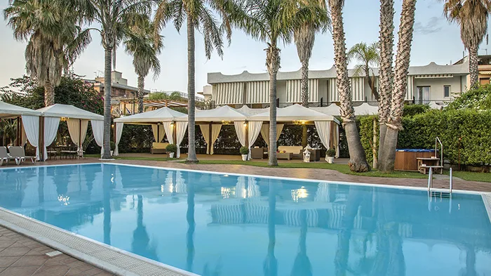 HOTEL REDEBORA