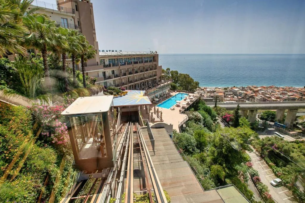 HOTEL ANTARES