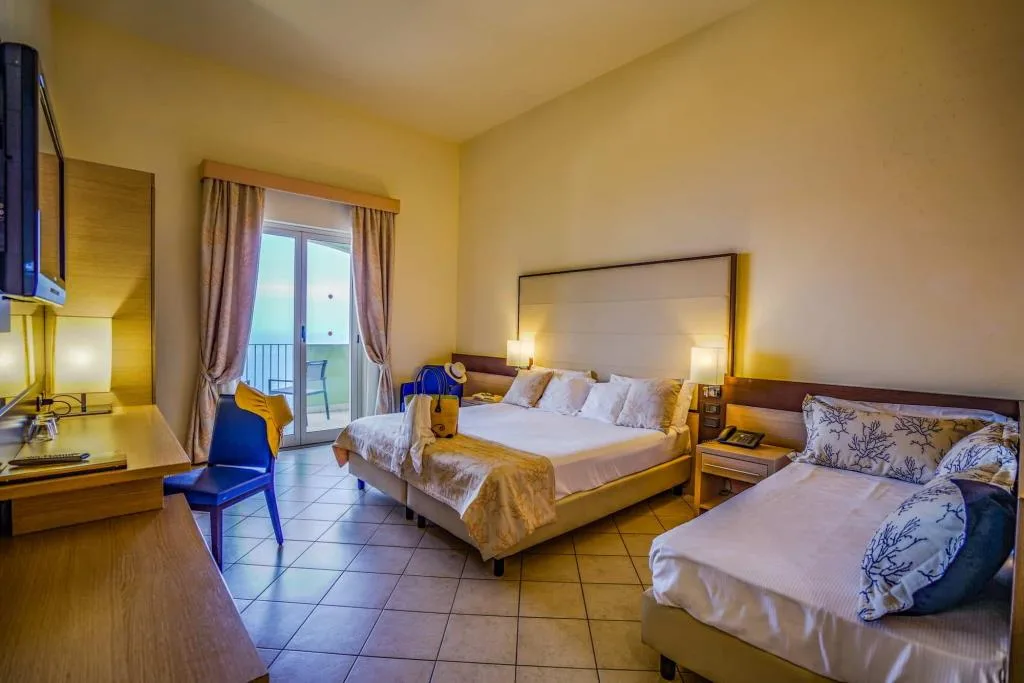 RESORT AVALON SIKANÌ