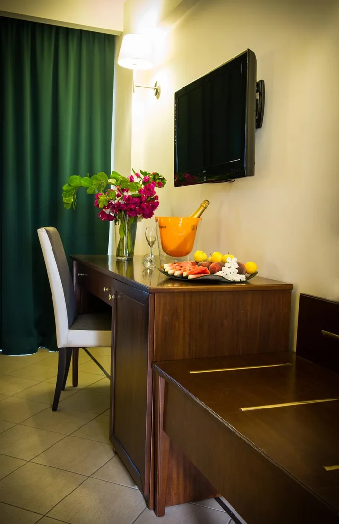ELIHOTEL