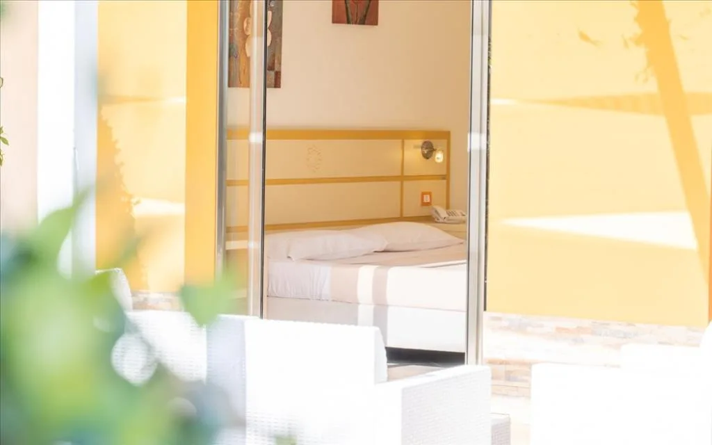 HOTEL BAIA DI TRAINITI
