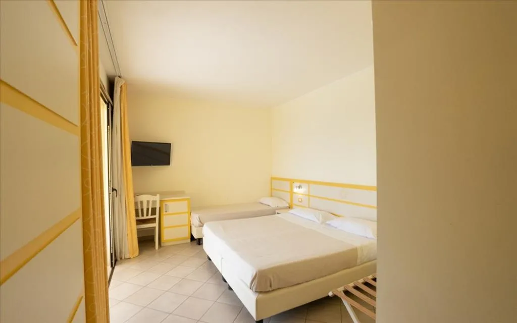 HOTEL BAIA DI TRAINITI