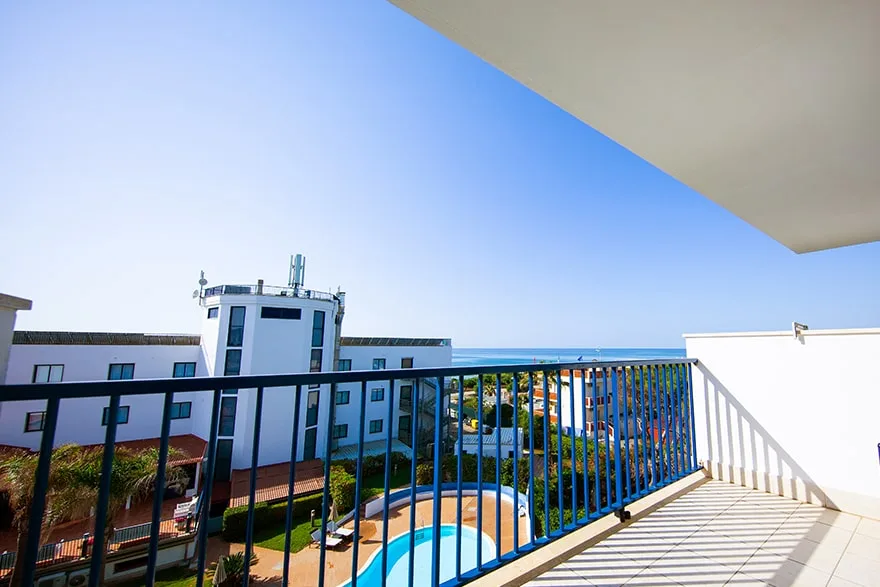 TICHO'S HOTEL