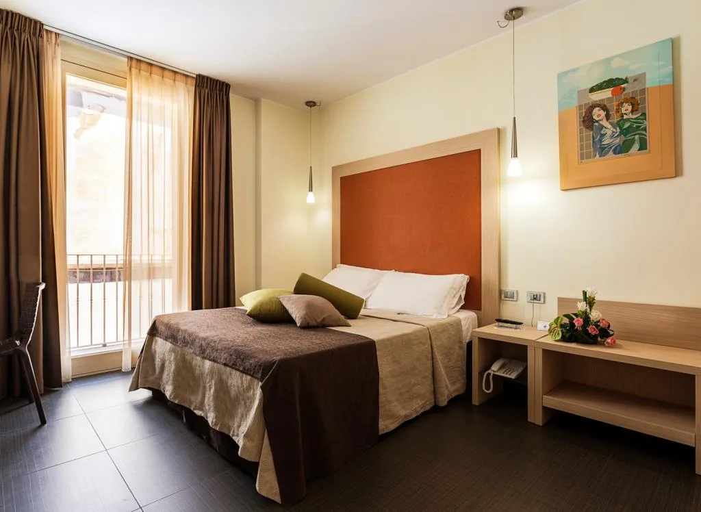 HOTEL 33 BARONI & PALAZZO PIRO