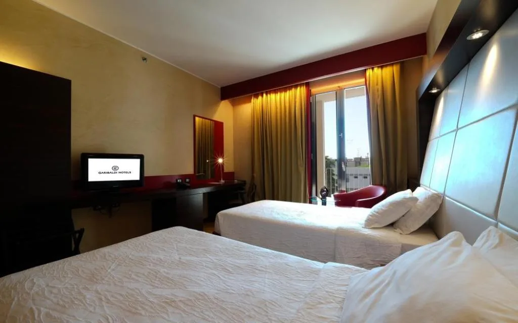 HOTEL HILTON GARDEN INN