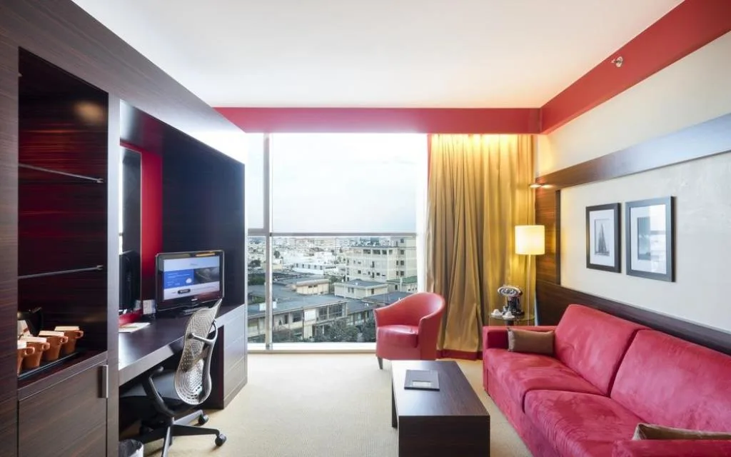 HOTEL HILTON GARDEN INN