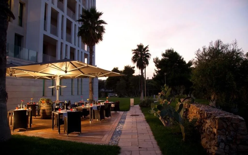 HOTEL HILTON GARDEN INN