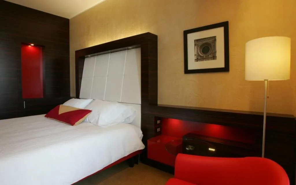 HOTEL HILTON GARDEN INN