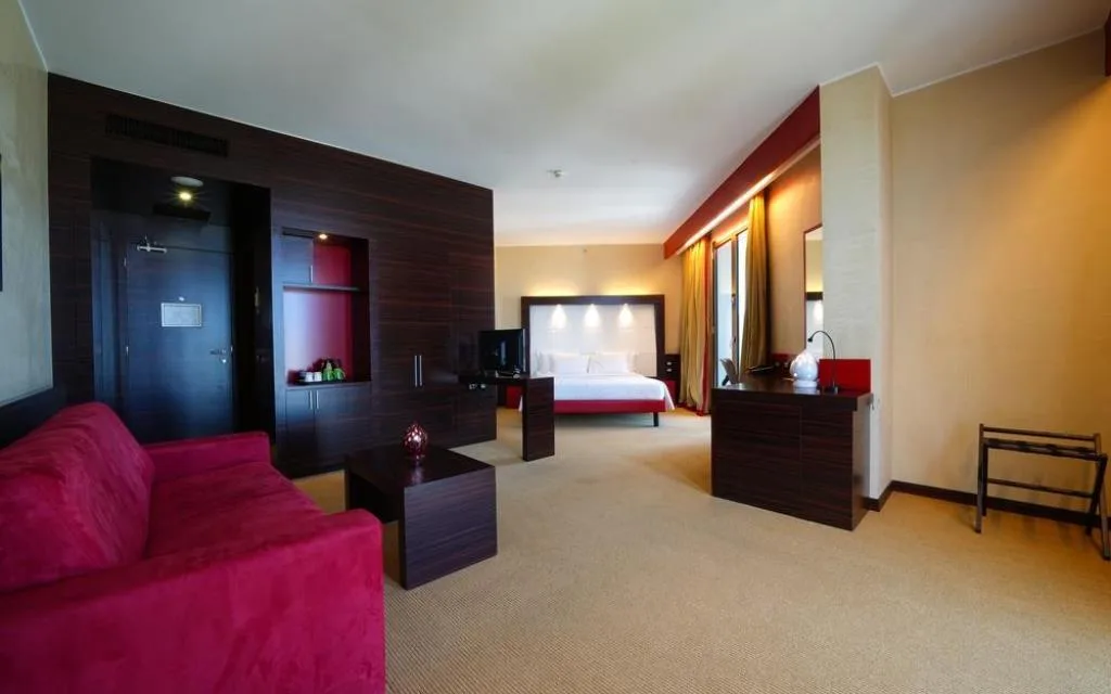 HOTEL HILTON GARDEN INN