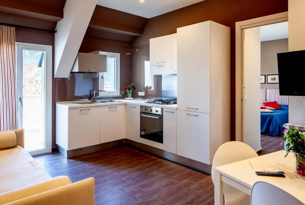 MARBELA APARTMENTS & SUITES